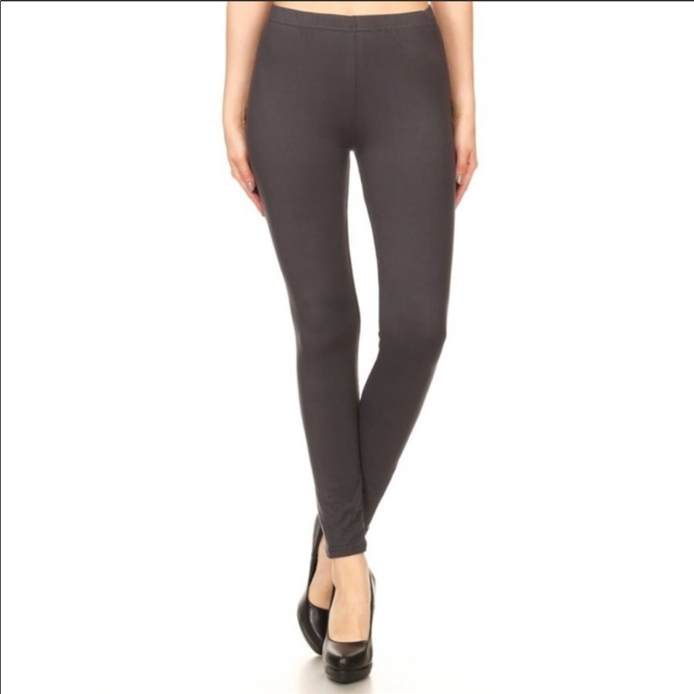 NWT Poly blend brushed yoga - Picture 3 of 5